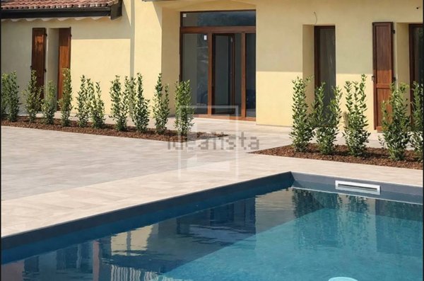 appartamento in vendita a Manerba del Garda in zona Solarolo