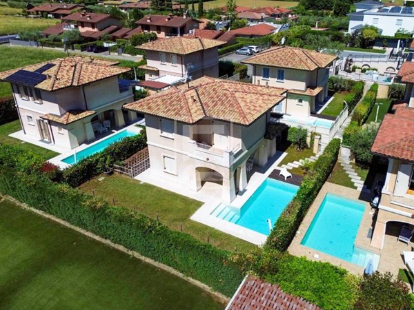 casa indipendente in vendita a Manerba del Garda in zona Montinelle