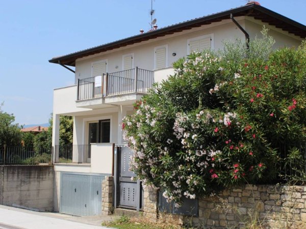casa indipendente in vendita a Manerba del Garda in zona Crociale