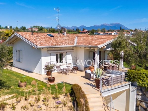 casa indipendente in vendita a Manerba del Garda in zona Gardoncino