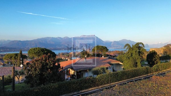 casa indipendente in vendita a Manerba del Garda in zona Montinelle