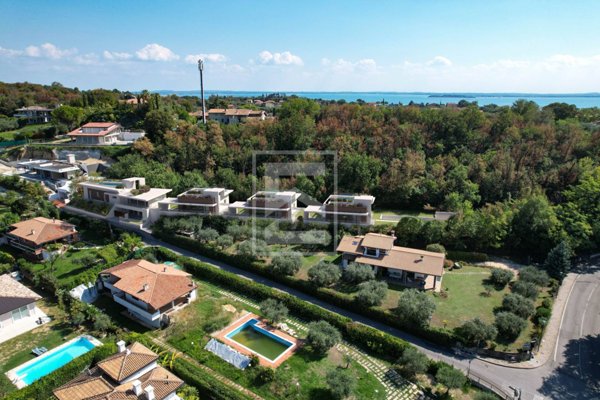 casa indipendente in vendita a Manerba del Garda in zona Montinelle