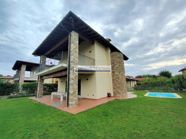 casa indipendente in vendita a Manerba del Garda