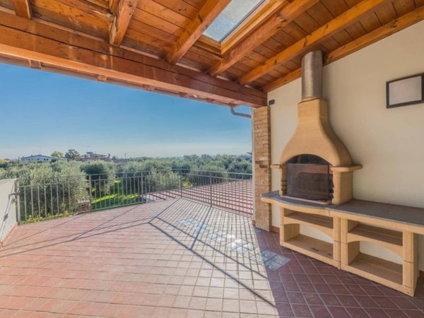 casa indipendente in vendita a Manerba del Garda in zona Montinelle