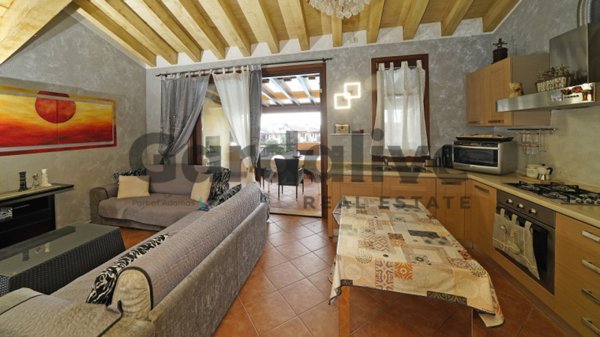 appartamento in vendita a Manerba del Garda in zona Solarolo