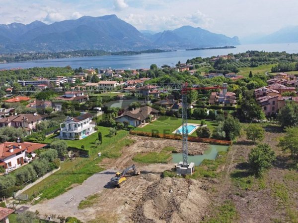 casa indipendente in vendita a Manerba del Garda in zona Solarolo