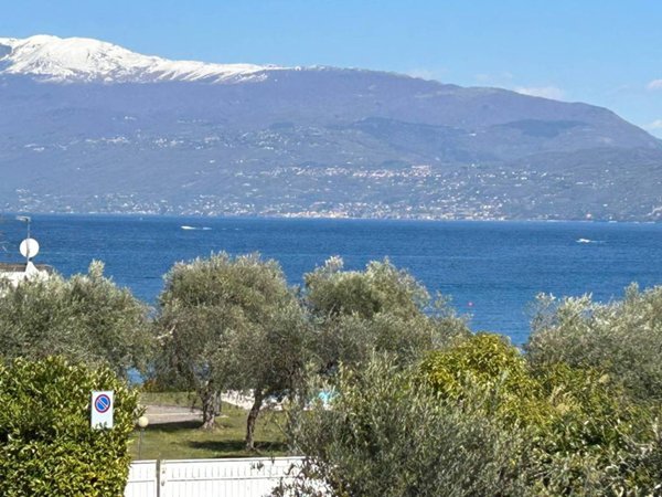 casa indipendente in vendita a Manerba del Garda in zona Montinelle