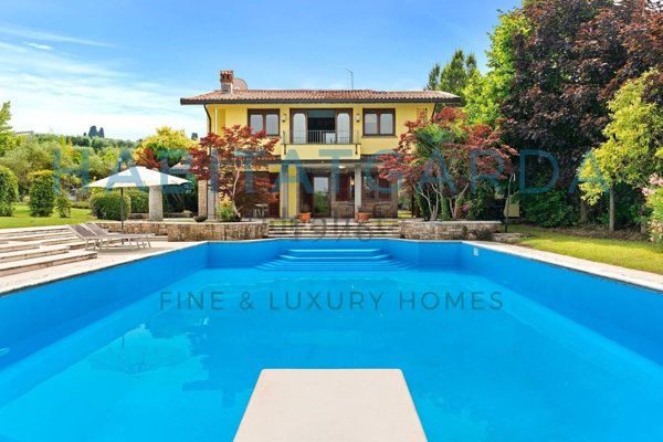 casa indipendente in vendita a Manerba del Garda