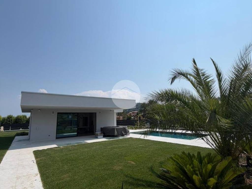 casa indipendente in vendita a Manerba del Garda