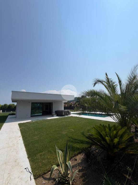 casa indipendente in vendita a Manerba del Garda in zona Montinelle