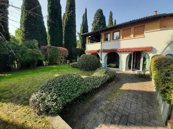 casa indipendente in vendita a Manerba del Garda