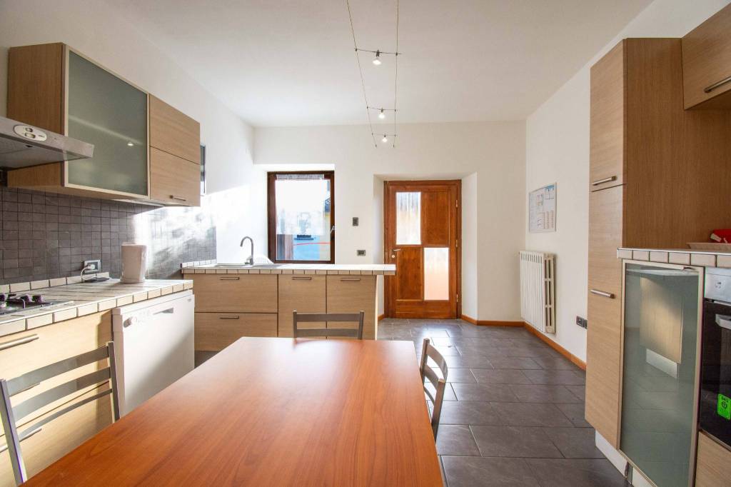 appartamento in vendita a Manerba del Garda in zona Solarolo