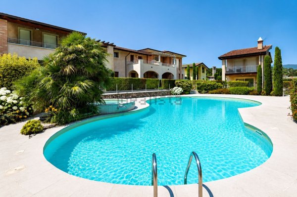 casa indipendente in vendita a Manerba del Garda in zona Pieve Vecchia