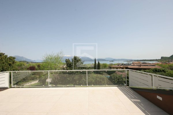 casa indipendente in vendita a Manerba del Garda in zona Pieve Vecchia
