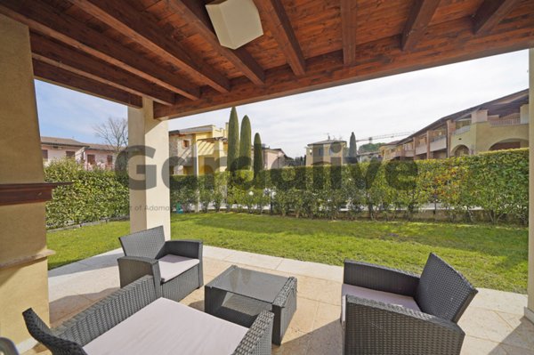 casa indipendente in vendita a Manerba del Garda in zona Pieve Vecchia