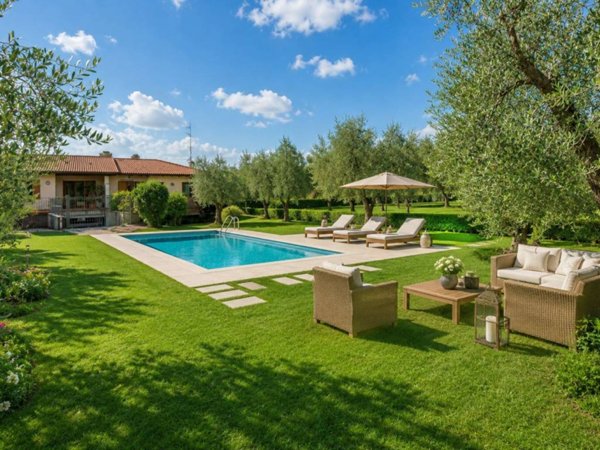 casa indipendente in vendita a Manerba del Garda in zona Crociale