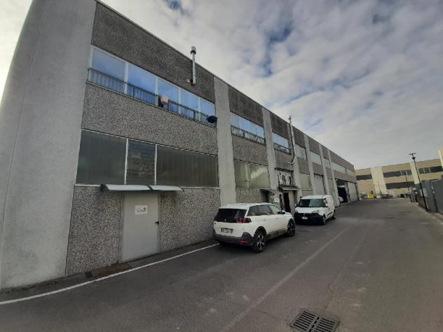ufficio in vendita a Manerba del Garda in zona Crociale