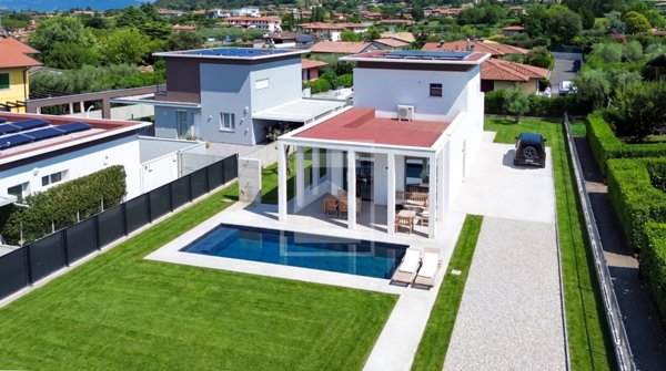 casa indipendente in vendita a Manerba del Garda