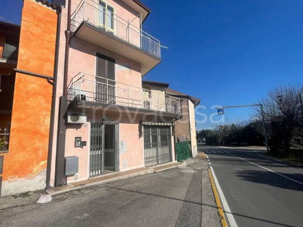 casa indipendente in vendita a Manerba del Garda in zona Pieve Vecchia