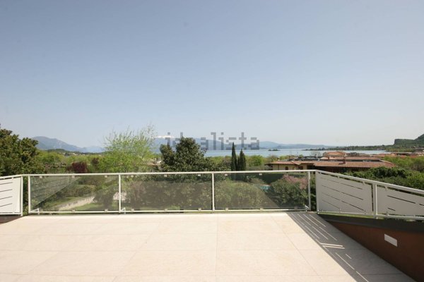 casa indipendente in vendita a Manerba del Garda in zona Pieve Vecchia