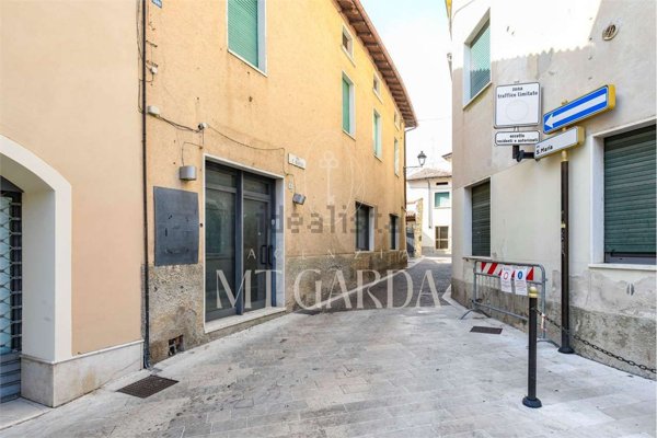 casa indipendente in vendita a Manerba del Garda in zona Balbiana