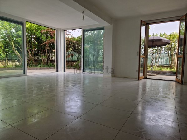 casa indipendente in vendita a Manerba del Garda in zona Crociale