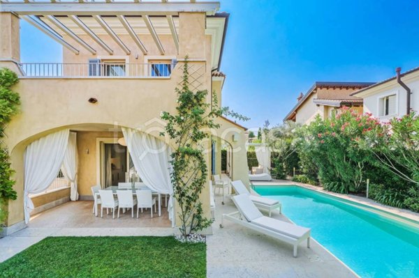 casa indipendente in vendita a Manerba del Garda in zona Pieve Vecchia