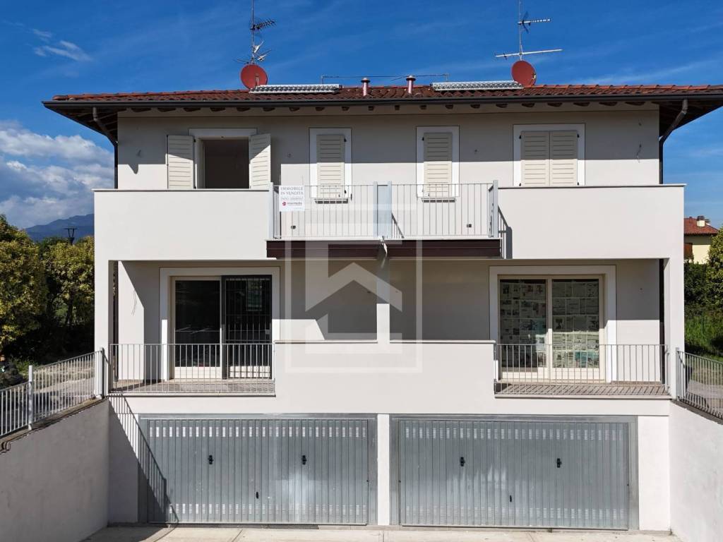 casa indipendente in vendita a Manerba del Garda in zona Balbiana