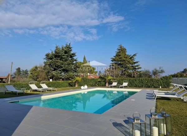 casa indipendente in vendita a Manerba del Garda in zona Montinelle