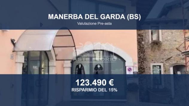 locale commerciale in vendita a Manerba del Garda