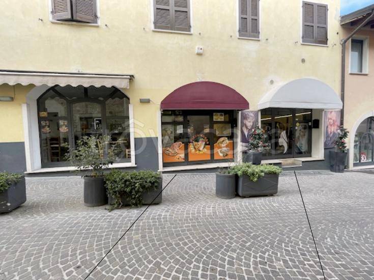 ufficio in vendita a Manerba del Garda in zona Montinelle