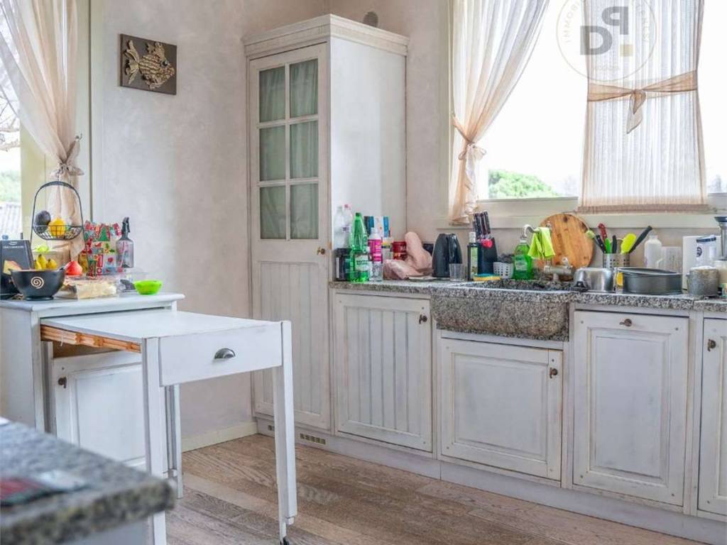casa indipendente in vendita a Manerba del Garda in zona Pieve Vecchia