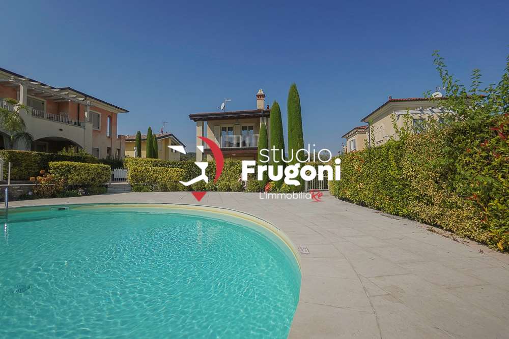 casa indipendente in vendita a Manerba del Garda in zona Pieve Vecchia