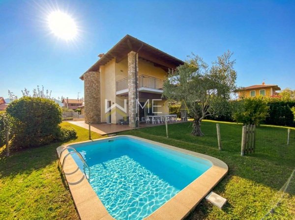 casa indipendente in vendita a Manerba del Garda in zona Montinelle