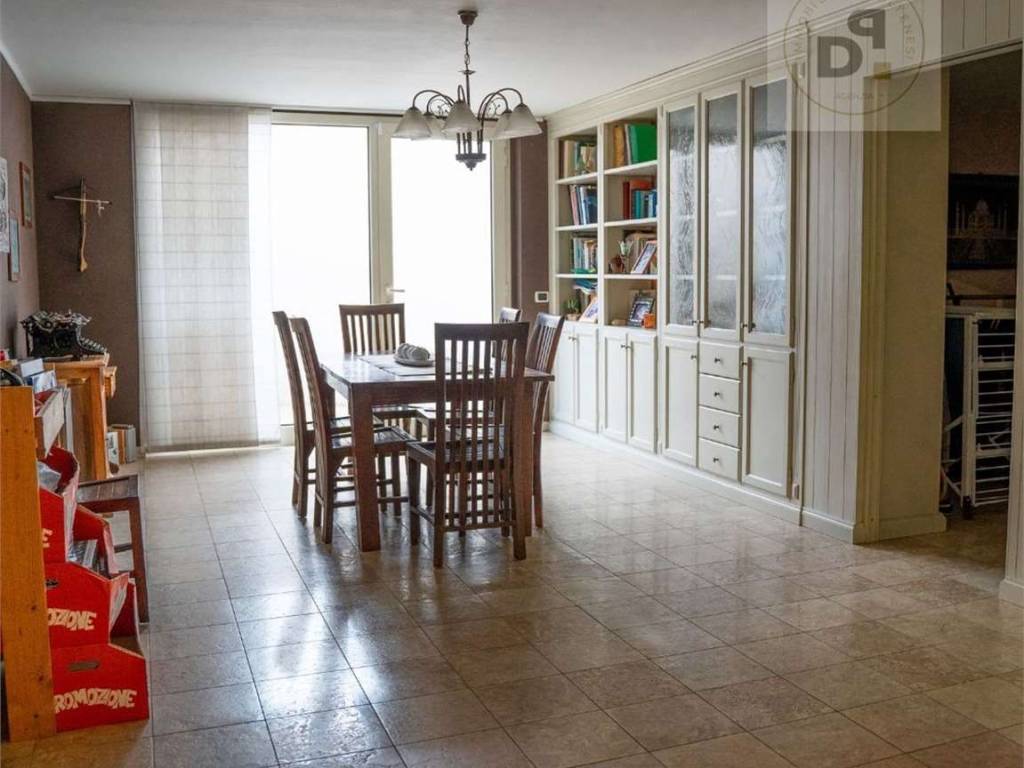 casa indipendente in vendita a Manerba del Garda in zona Pieve Vecchia