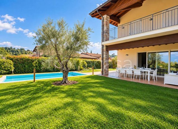 casa indipendente in vendita a Manerba del Garda in zona Montinelle