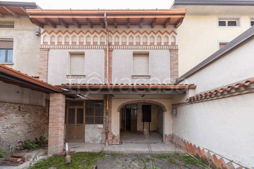 casa indipendente in vendita a Manerbio