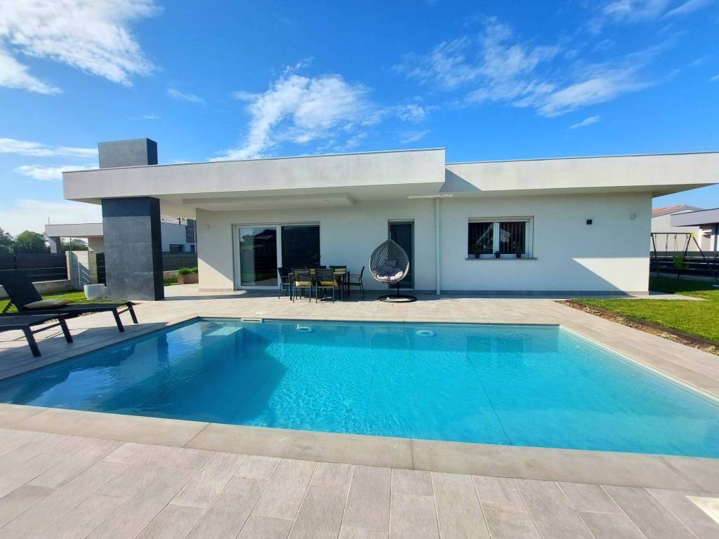 casa indipendente in vendita a Manerbio