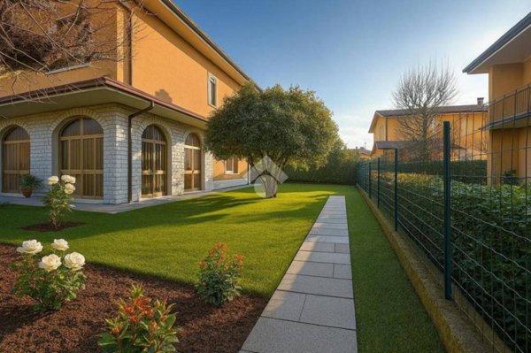 casa indipendente in vendita a Manerbio