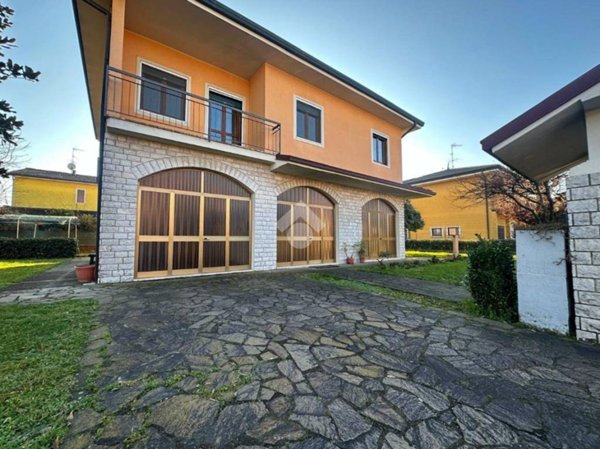 casa indipendente in vendita a Manerbio
