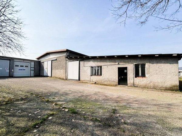capannone in vendita a Manerbio