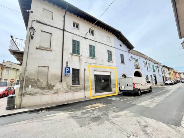 negozio in vendita a Manerbio
