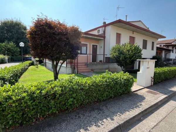 casa indipendente in vendita a Manerbio