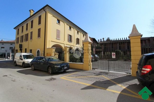 negozio in vendita a Manerbio