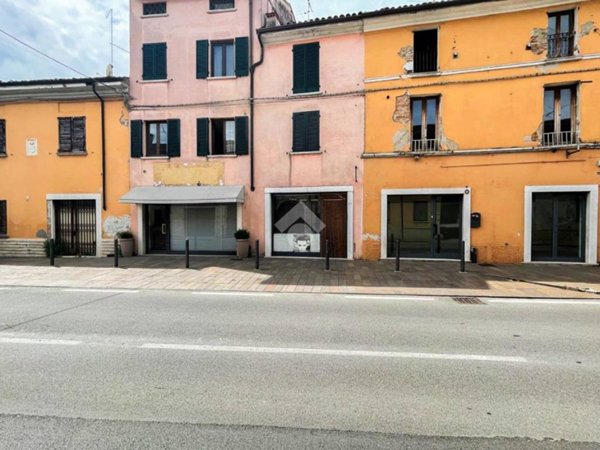 negozio in vendita a Manerbio