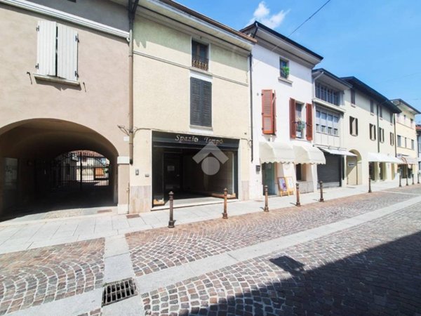 negozio in vendita a Manerbio
