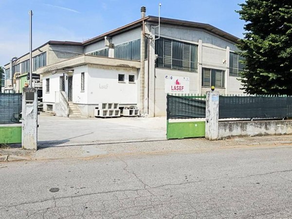 locale commerciale in vendita a Manerbio