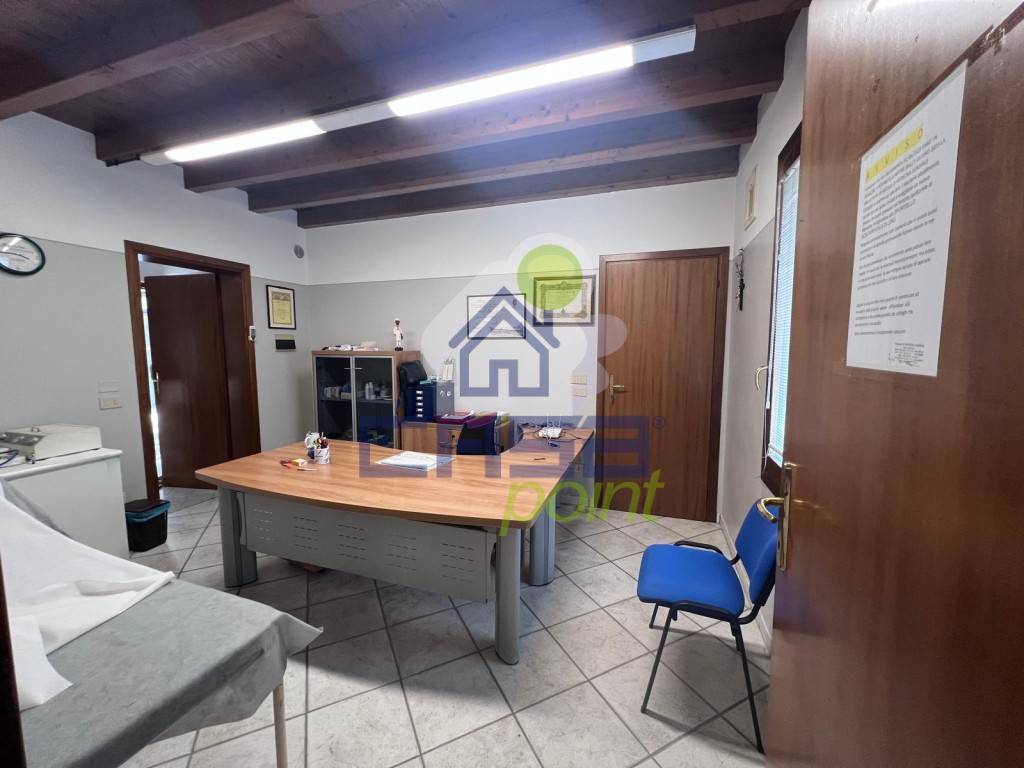 negozio in vendita a Manerbio