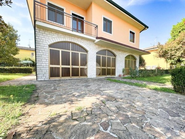 casa indipendente in vendita a Manerbio