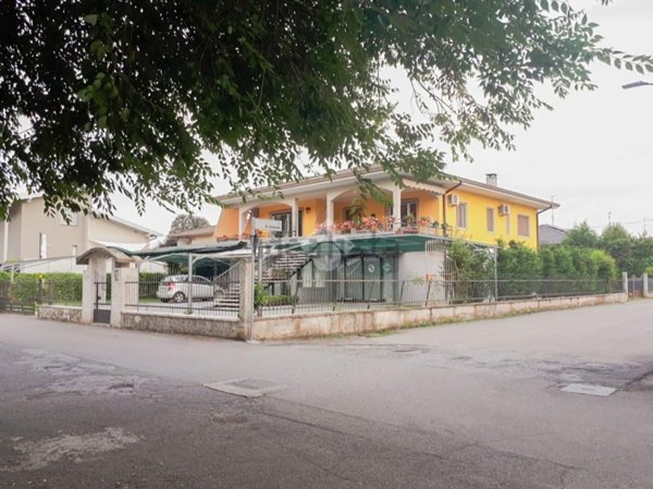 casa indipendente in vendita a Manerbio